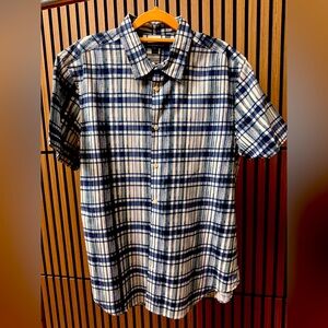 John Varvatos Men's Blue Plaid Short Sleeve Shirt Size Med. Prestine Condition!